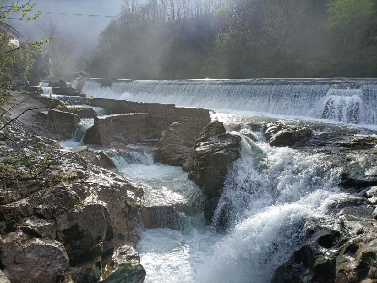 La Salmonera Cangas De Onis Cano Luaran gambar