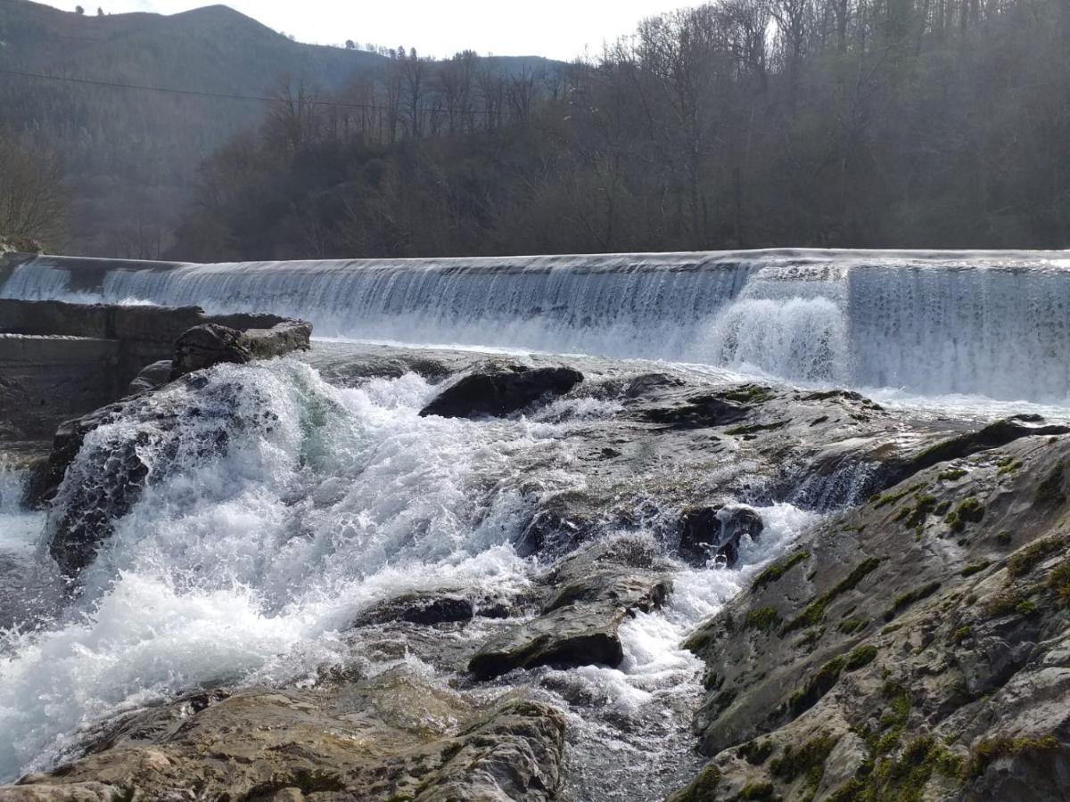La Salmonera Cangas De Onis Cano Luaran gambar