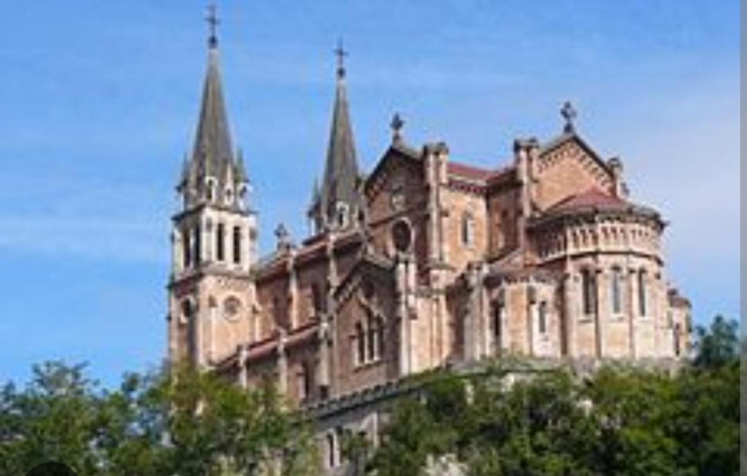 La Salmonera Cangas De Onis Cano Luaran gambar