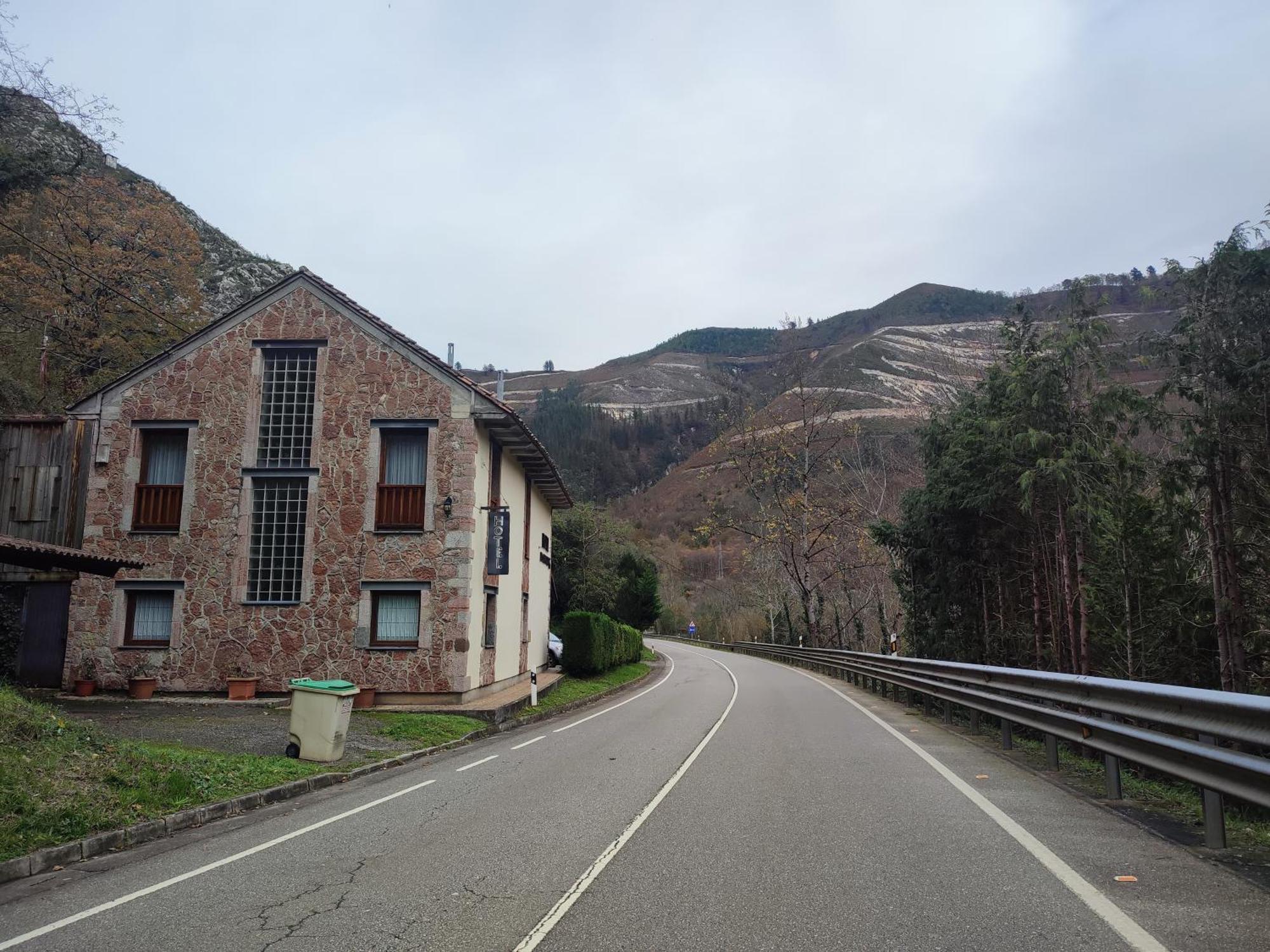 La Salmonera Cangas De Onis Cano Luaran gambar
