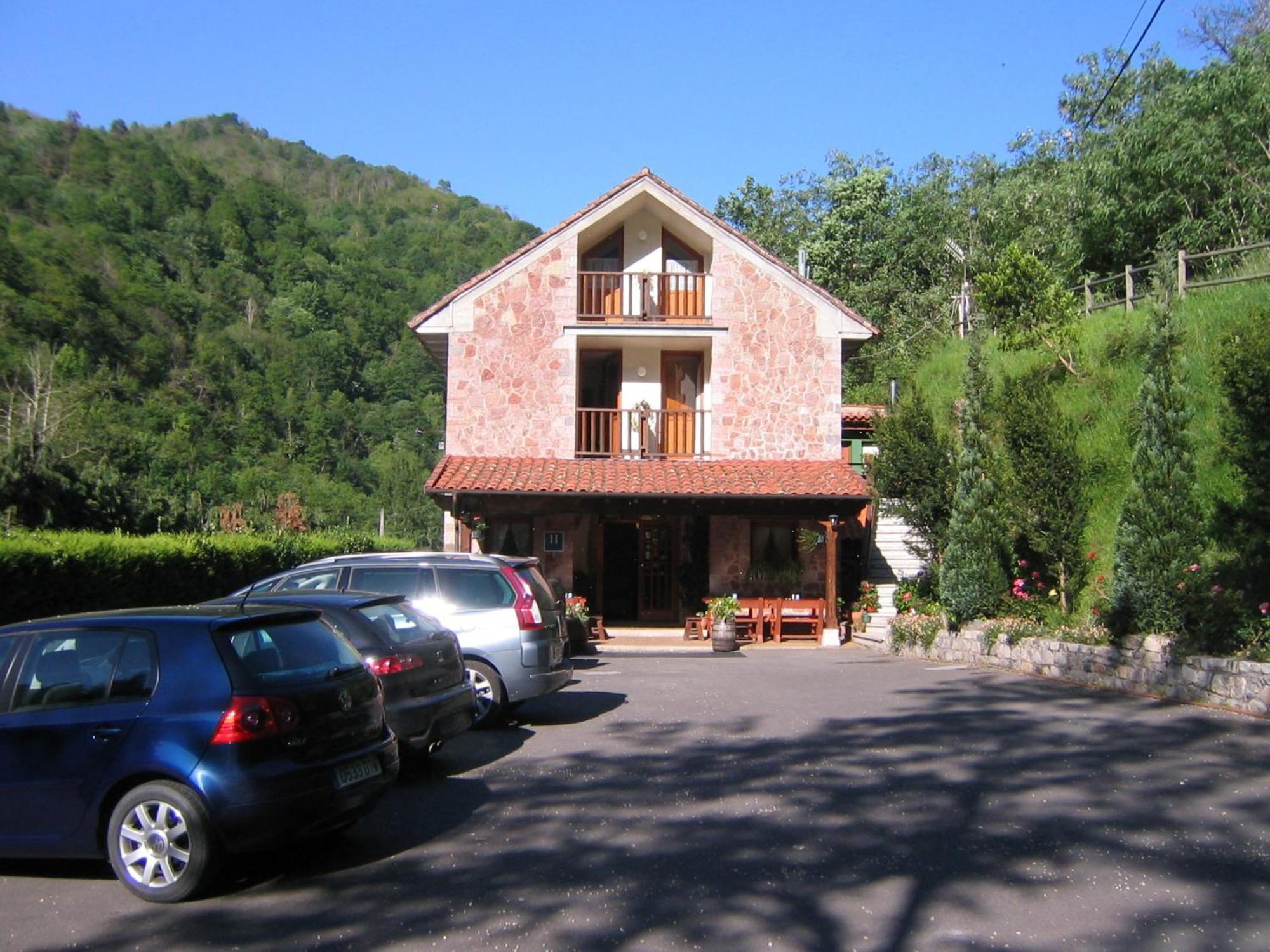 La Salmonera Cangas De Onis Cano Luaran gambar