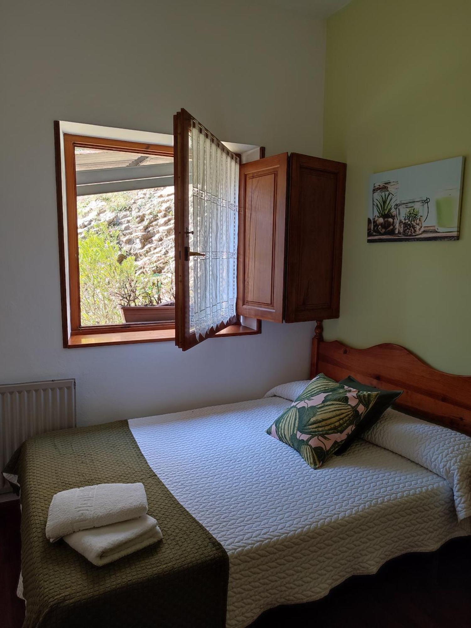 La Salmonera Cangas De Onis Cano Bilik gambar
